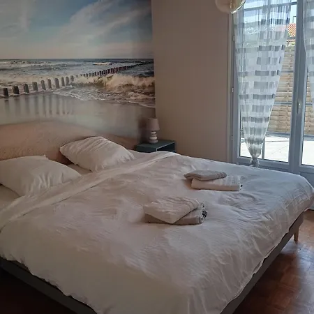Maison Avec Piscine Privee, Proche