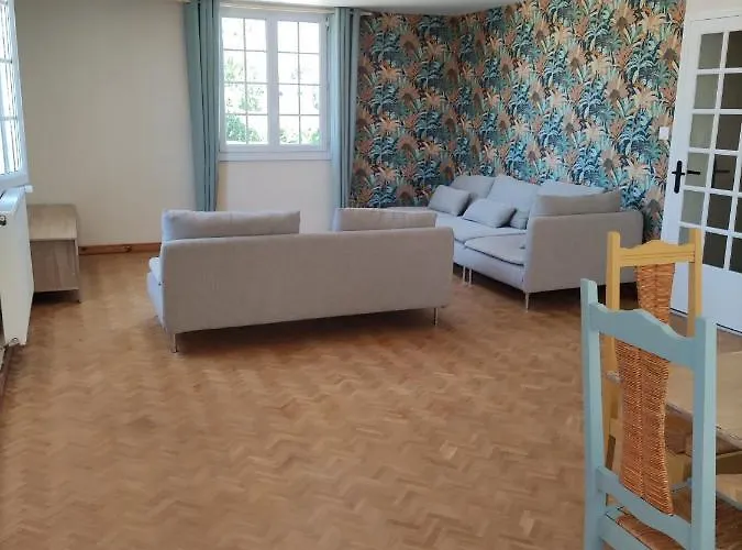 Maison Avec Piscine Privee, Proche